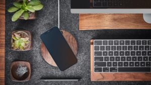 Build your dream desk setup with these desk gadgets and accessories featured La mejor web de tecnologia